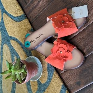 Mariella Italian Leather Sandal Floral Accent NWT